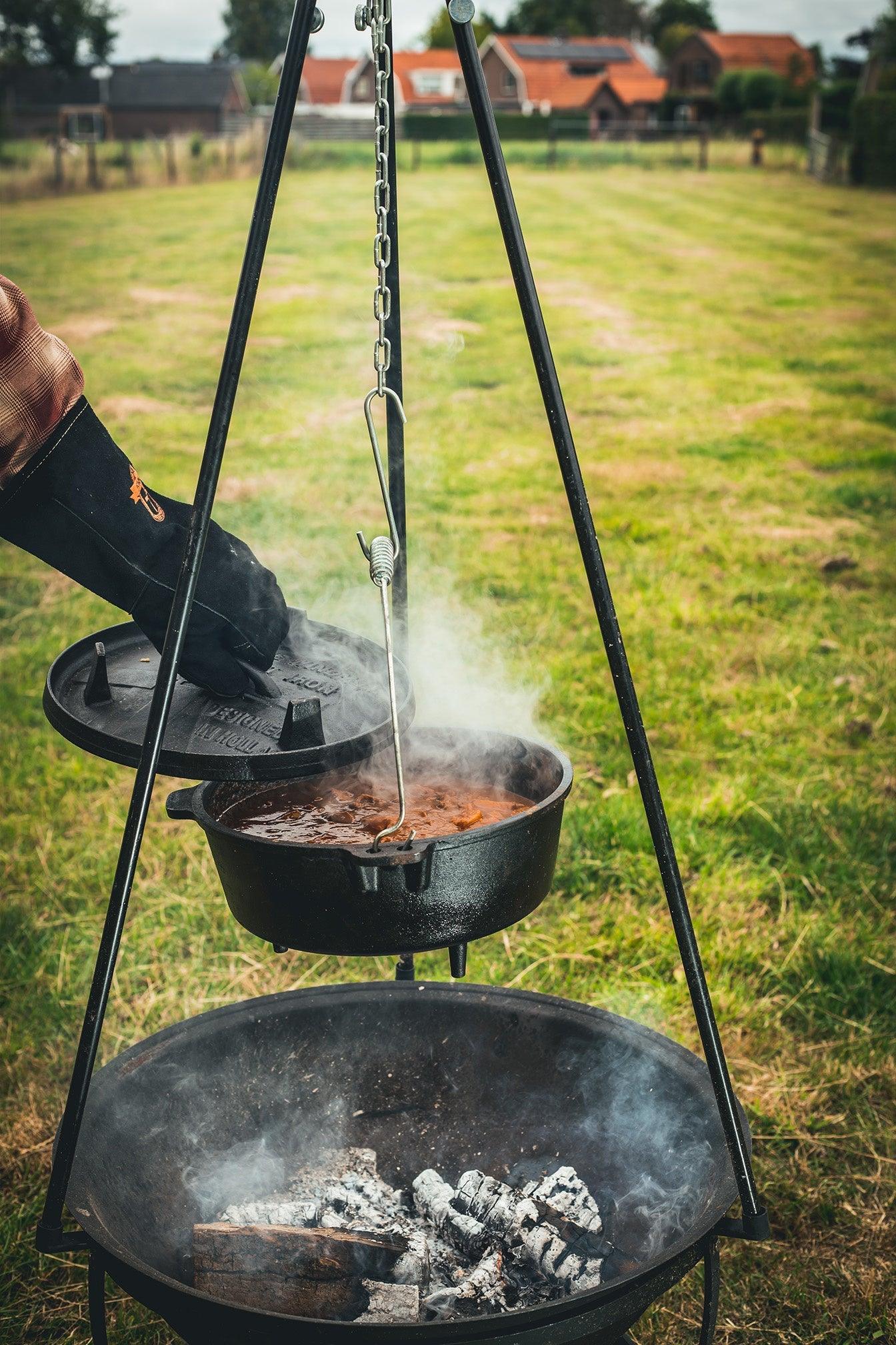 The Windmill Dutch Oven 6 Qt